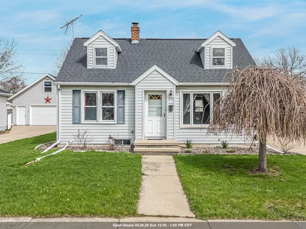 824 Zemlock Ave, Neenah, WI 54956