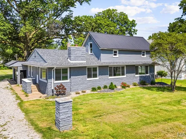 165 S Park St, Hoyleton, IL 62803