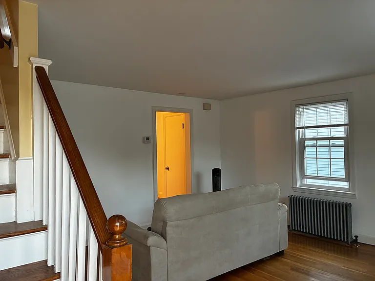 256-258 Lowden St #258 — Photo 11
