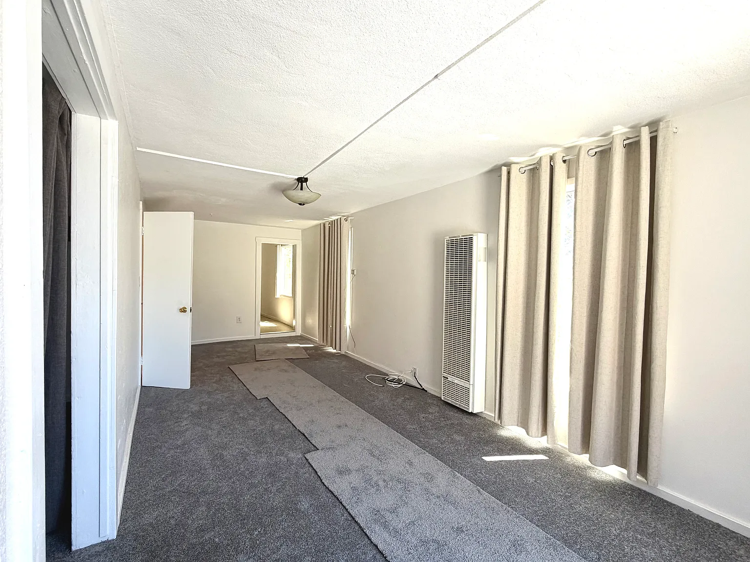 1 bed, 600 sqft, $2,100 — Photo 2
