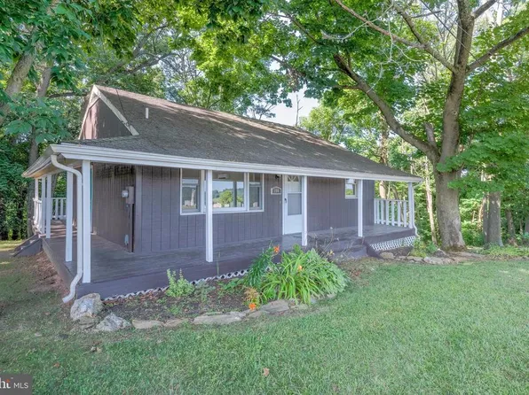 146 Main St, Seven Valleys, PA 17360
