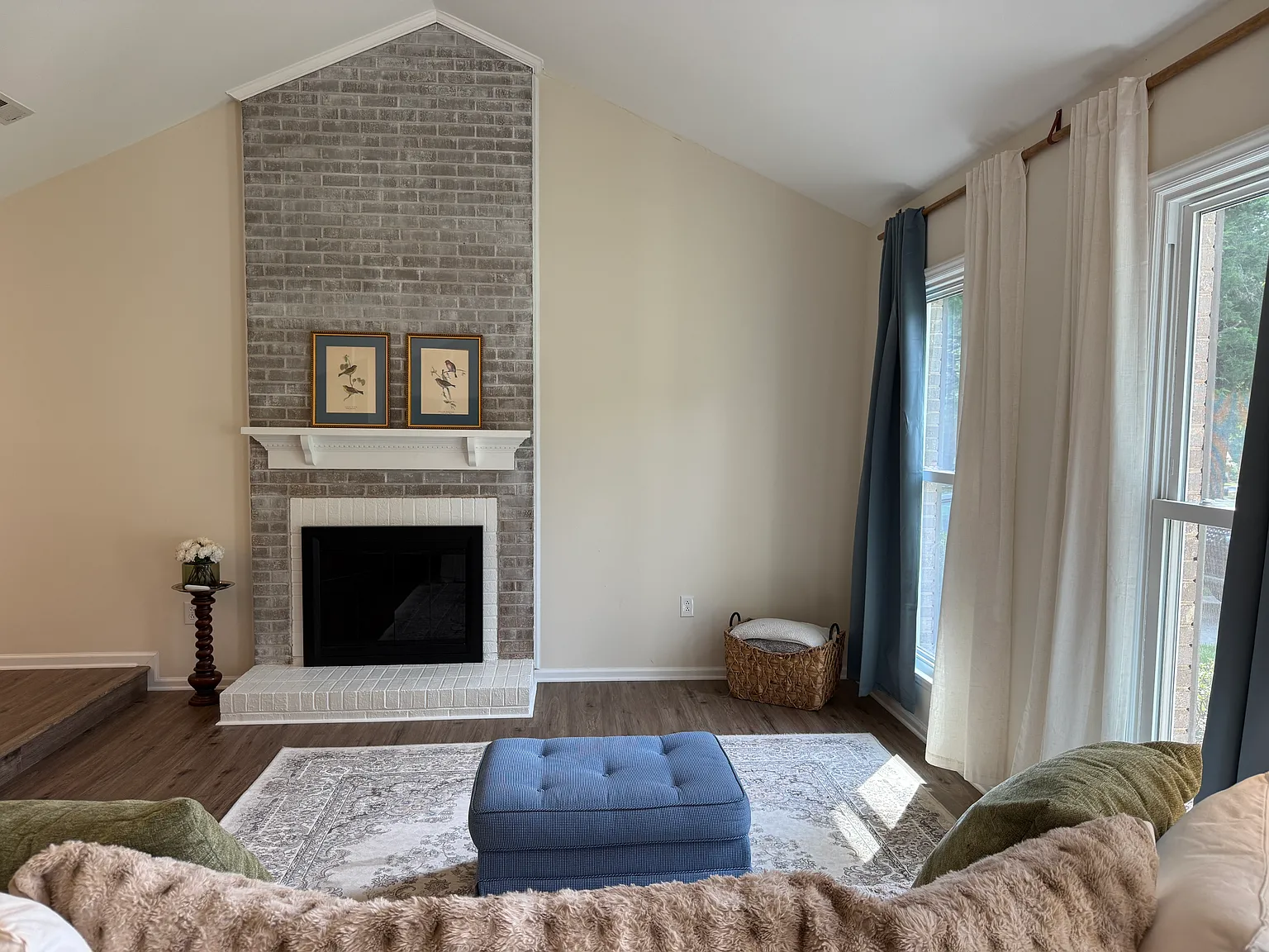 3 bed, 1320 sqft, $2,600 — Photo 4