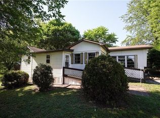 227-229 E Main St, Mount Pleasant, PA 15666