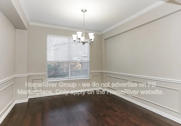 705 Champlain Ct — Photo 4