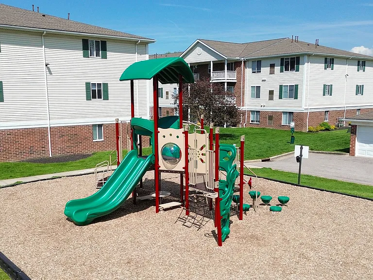 Big Creek Apartments — Photo 17