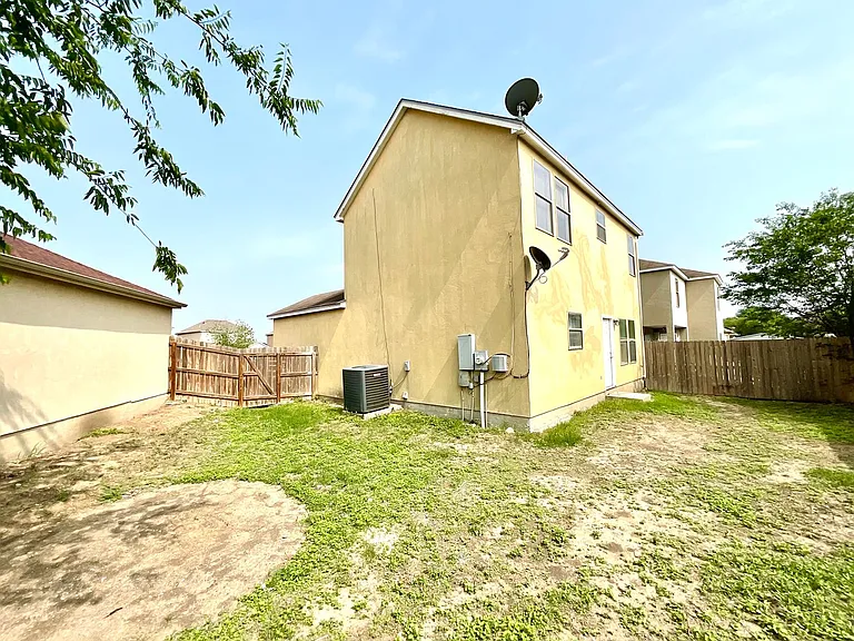 6911 Hallie Rdg — Photo 29