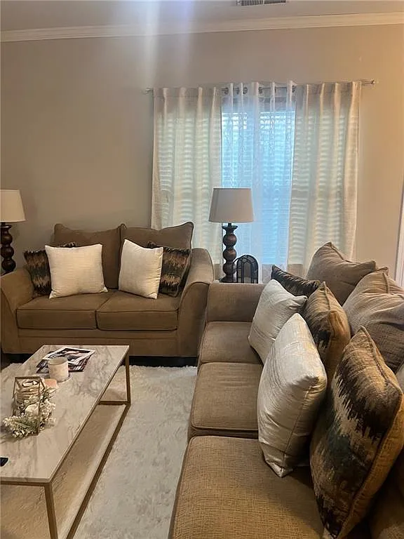 2 bed, 2.5 bath, 1650 sqft, $2,350 — Photo 2