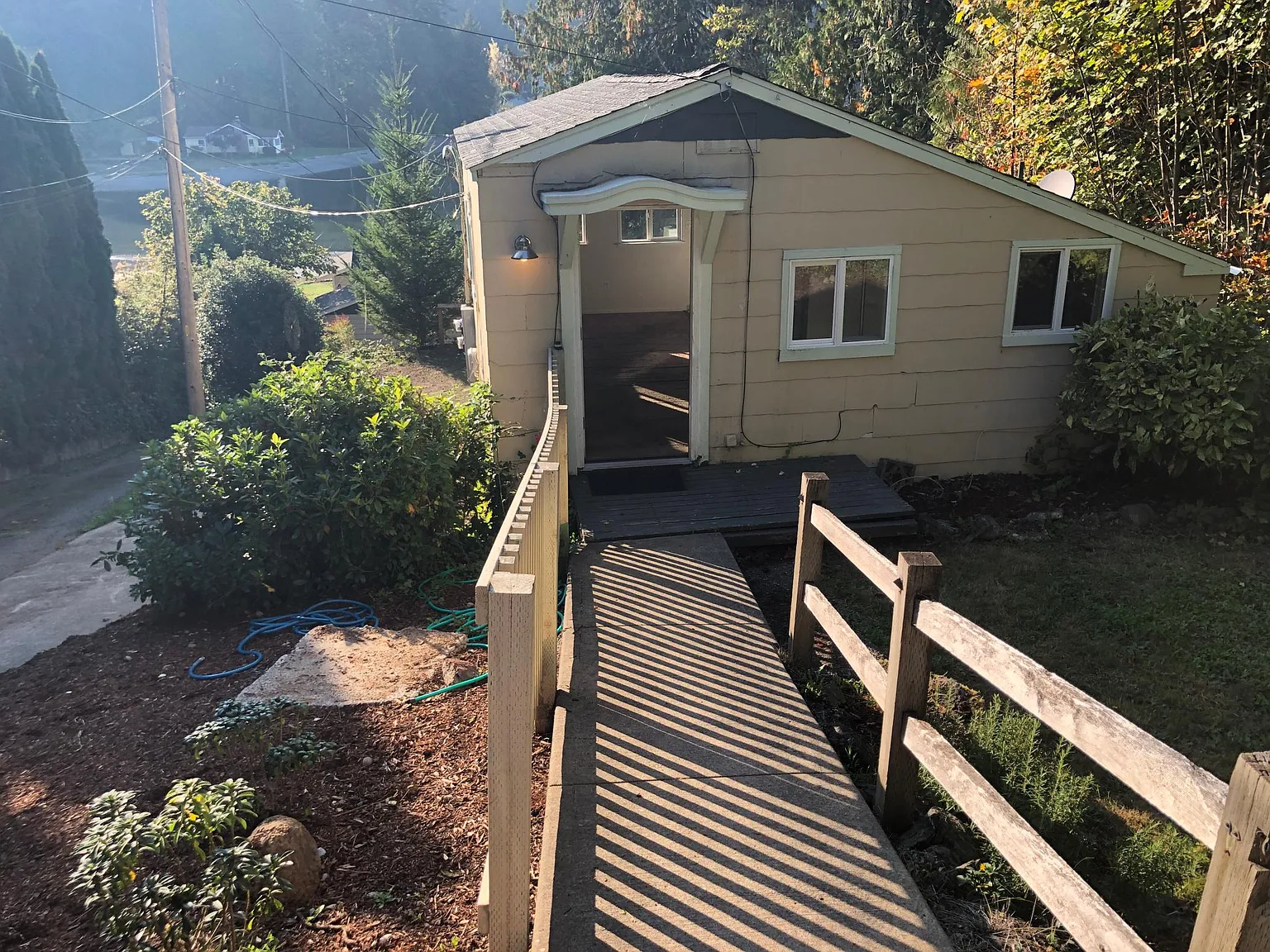 1533 Madrona Point Dr — Photo 1
