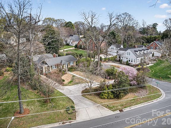 4th image of 2527 Sharon Rd