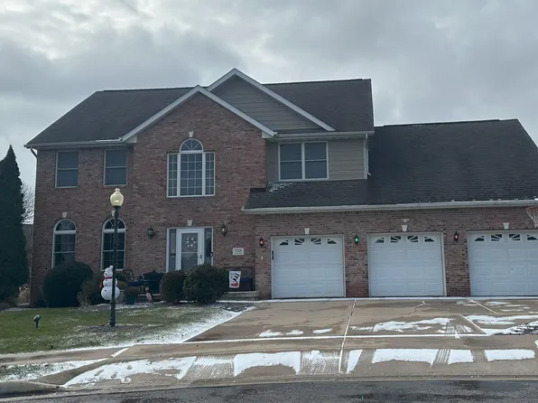 7001 N Vauxhall Pl, Peoria, IL 61615