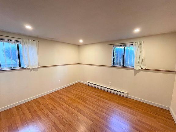 5th image of 102 Alpine St