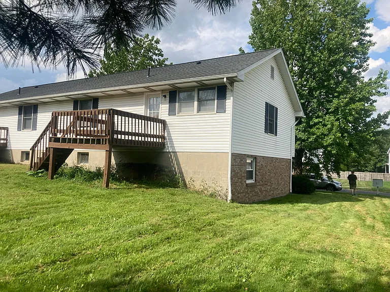 3146 Shellers Bnd — Photo 2