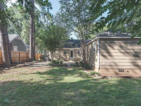 2nd image of 3715 Charleswood Ave