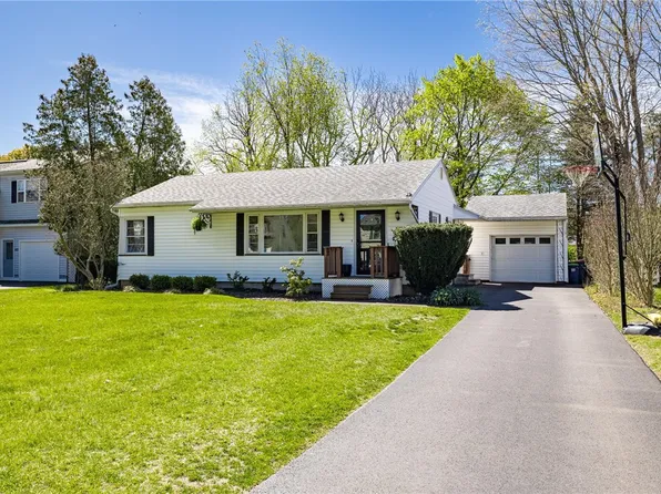 481 Hollywood Blvd, Webster, NY 14580