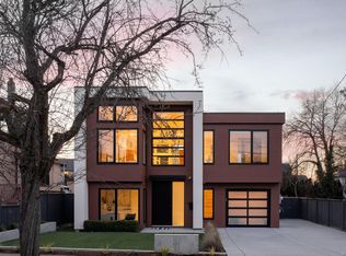 2318 Shakespeare St, Victoria, BC V8R 4G3