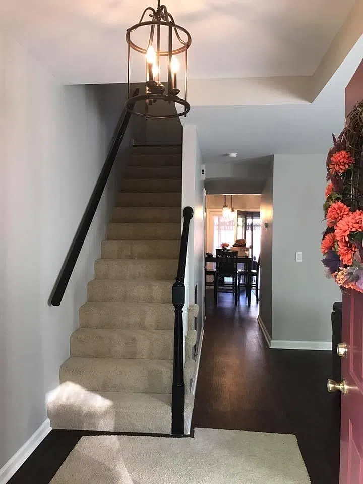 2 bed, 1.5 bath, 1280 sqft, $2,000 — Photo 2