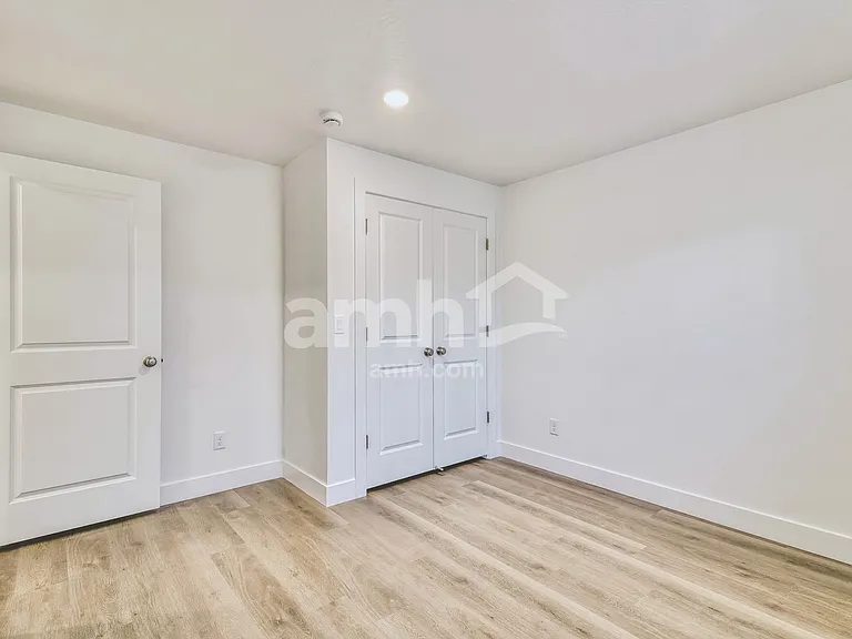7691 S Castleton Ln — Photo 11