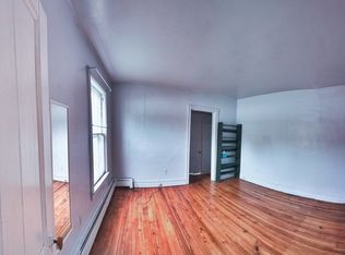 27 Main St #3, Clinton, NJ 08809