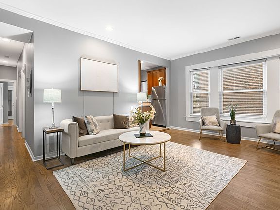 4th image of 629 W Sheridan Rd #1D