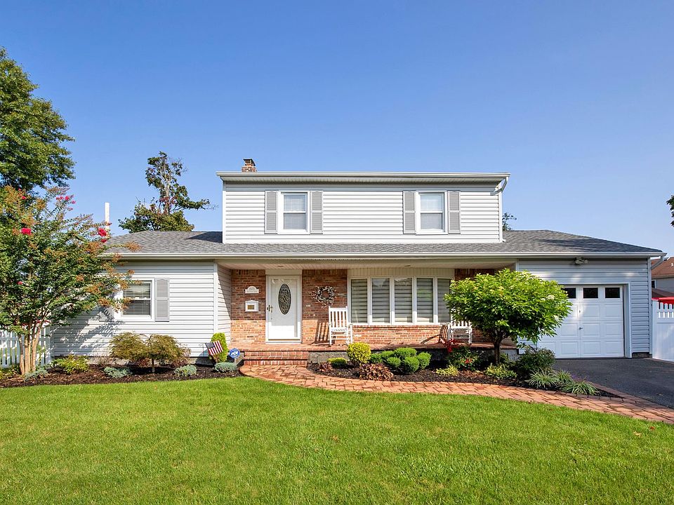 1st image of 2675 Beatrice Ln