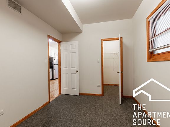 5th image of 920 N Paulina St APT 2