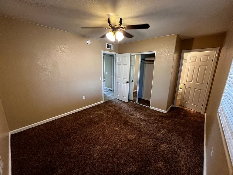 1662 Aurora Dr — Photo 10