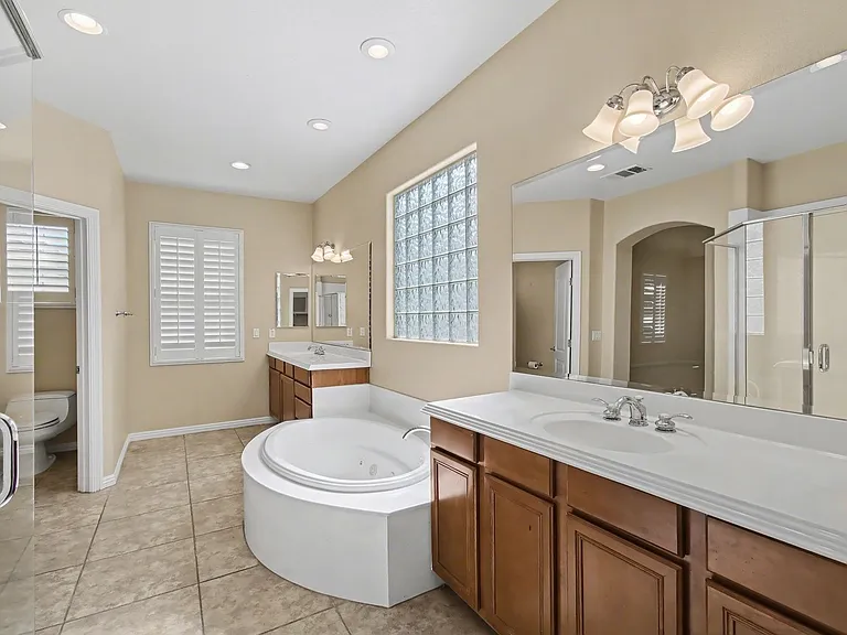 9221 Worsley Park Pl — Photo 36