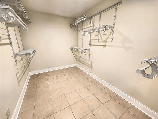12801 River Rd — Photo 13