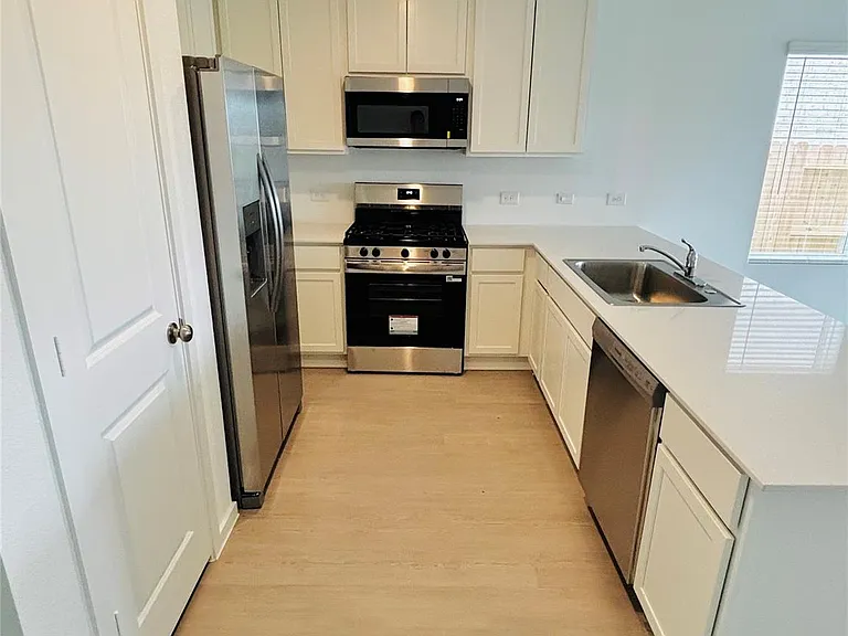 2126 Mosaic Valley Ct — Photo 8