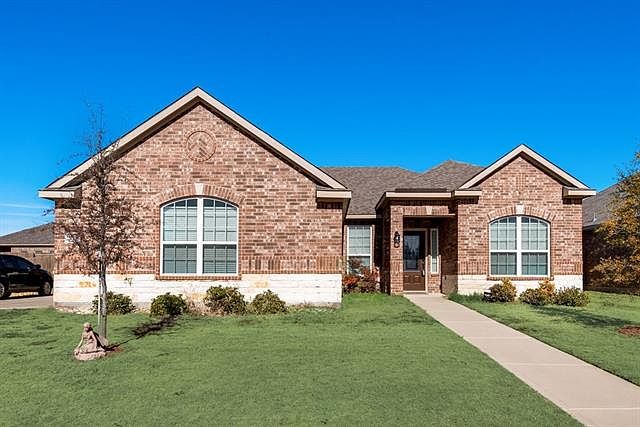 1st image of 611 Shady Meadow Ln