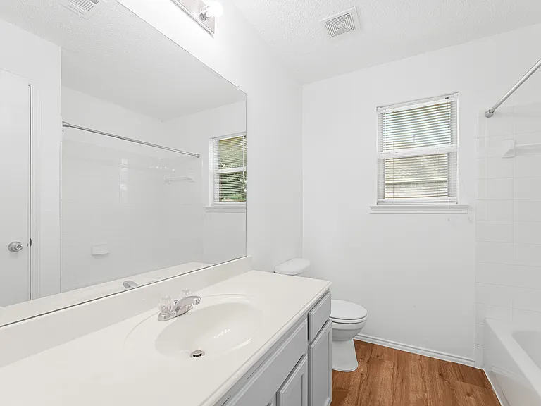 9825 Tyler Dr — Photo 7