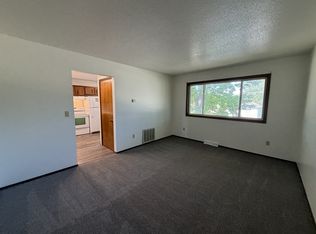 616 8th Ave NE #2, Aberdeen, SD 57401