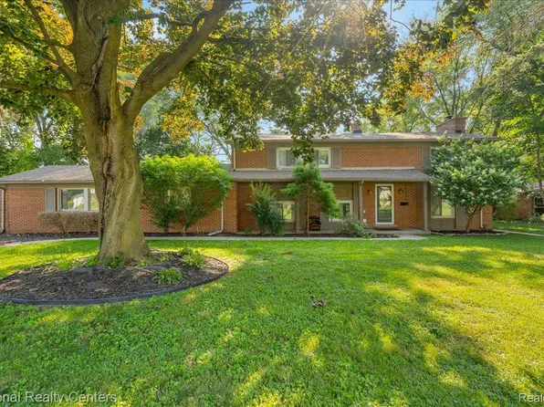 29998 Beacontree St, Farmington, MI 48331