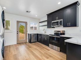 1329, 1329 Casita
