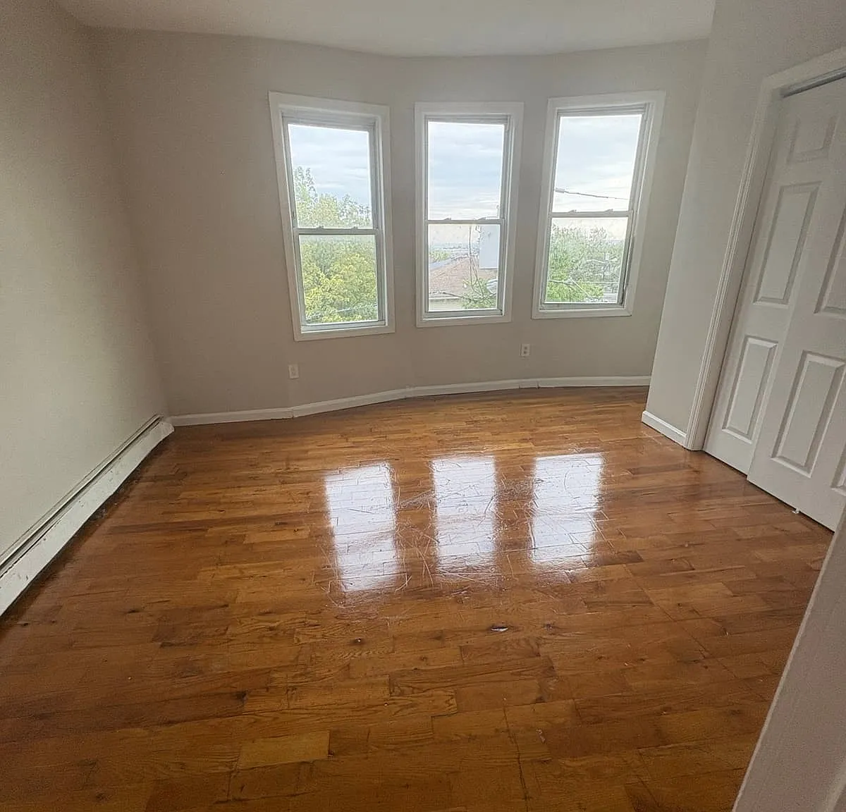 3 bed, 1000 sqft, $1,800 — Photo 4