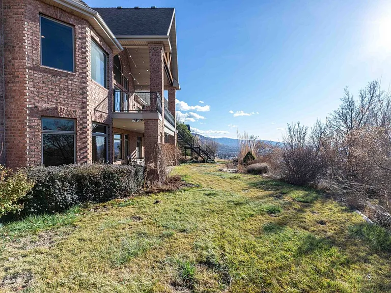 Bella Vista Dr — Photo 75