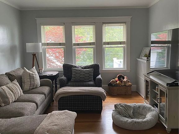 2nd image of 159 Willow St #2