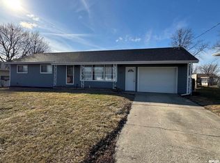 107 N Howard St, Roanoke, IL