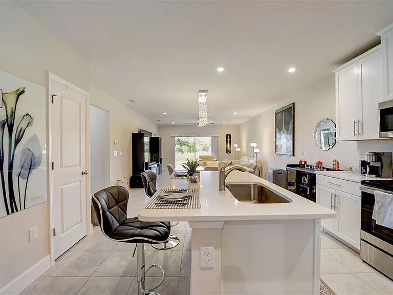 18027 Turning Leaf Cir — Photo 8