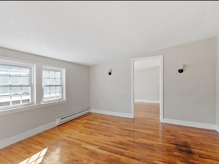 176 Washington St — Photo 9