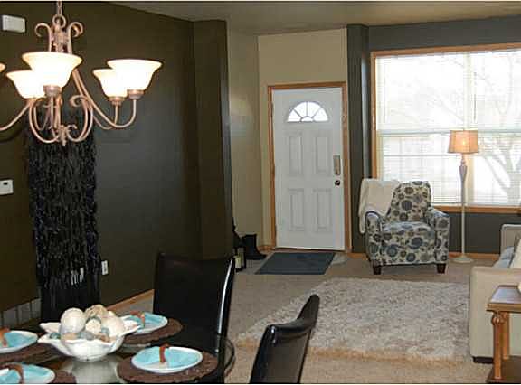 4th image of 3904 NE Gardenia Ln