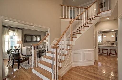 3rd image of 10 Ashwood Cir
