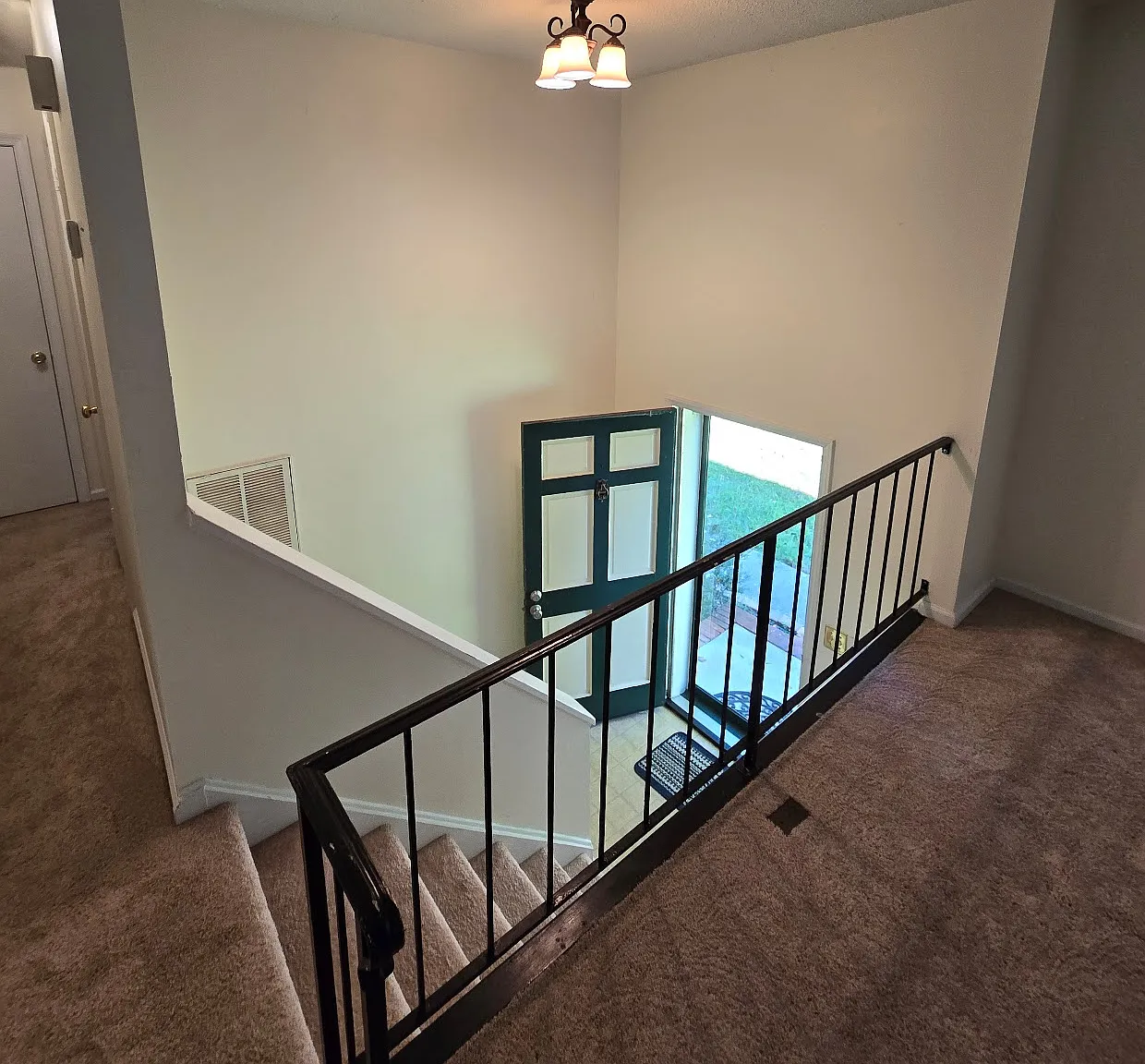 3 bed, 1.5 bath, 1554 sqft, $1,950 — Photo 3