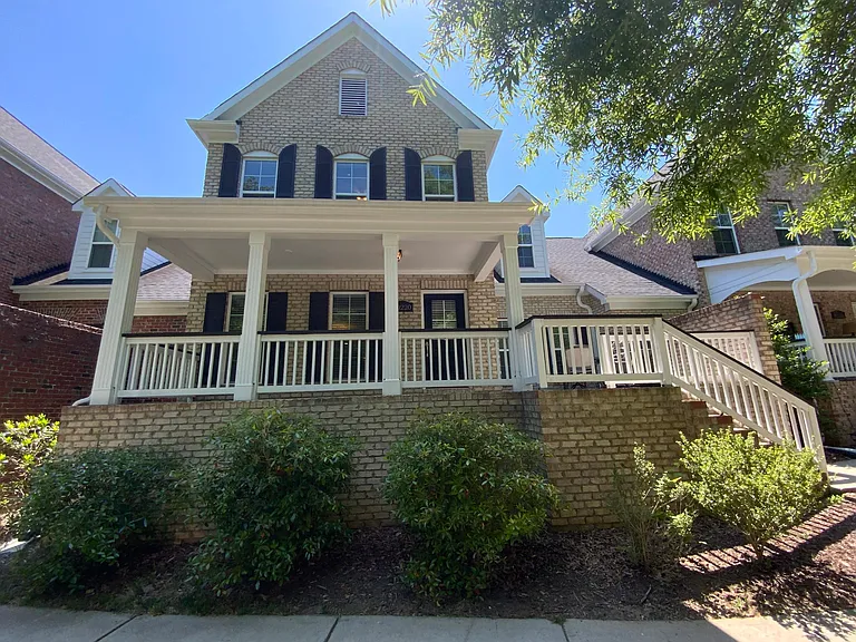 10220 Vanguard Pkwy — Photo 2