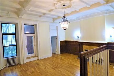 1st image of 20 W 70th St APT 3