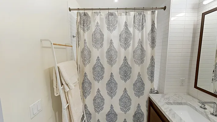 Rented by Jade Stone Real Estate Consulting | media 10