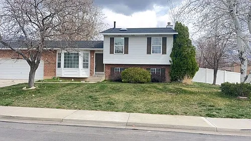 1648 N 80th St W Photo 1