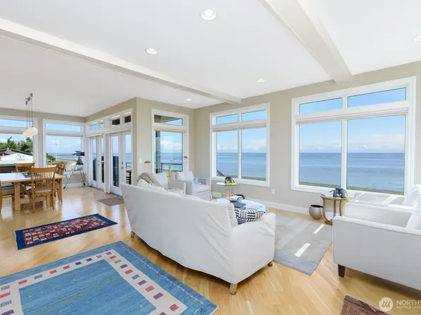 851 3 Crabs Rd, Sequim, WA 98382