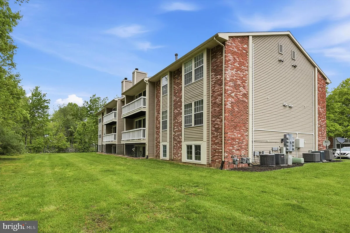 Building Photo - 100 Kenwood Dr