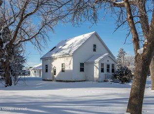 657 2nd St SW, Perham, MN 56573
